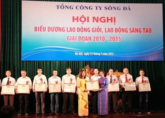 Các tập thể điển hình nhận Bằng khen của Bộ trưởng Bộ Xây dựng 