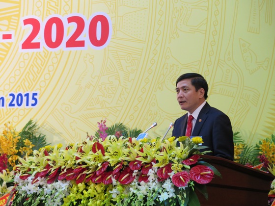 Đồng chí Bùi Văn Cường - Ủy viên dự khuyết Trung ương Đảng, Bí thư Đảng ủy Khối Doanh nghiệp Trung ương dự và phát biểu chỉ đạo tại Đại hội