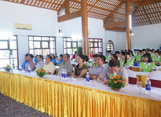 Các đại biểu tham dự buổi lễ