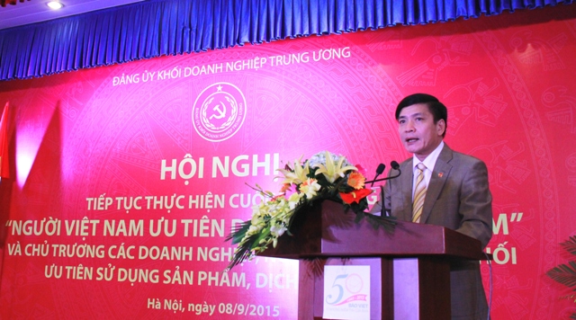 Đồng chí Bùi Văn Cường, Ủy viên dự khuyết Trung ương Đảng, Bí thư Đảng ủy Khối DNTW phát biểu tại Hội nghị.