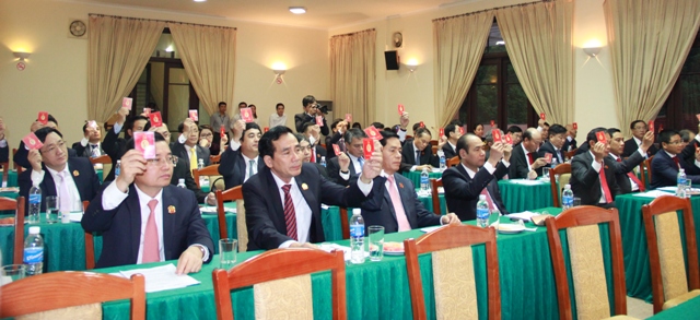 Các đồng chí ủy viên Ban Chấp hành Đảng bộ Khối biểu quyết số lượng Ủy viên Ban Thường vụ Đảng ủy Khối nhiệm kỳ 2015 - 2020