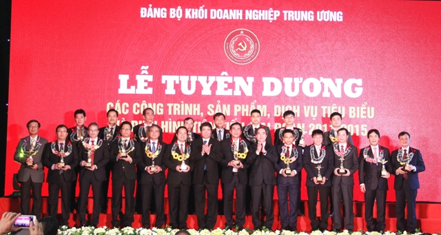 Các cá nhân điển hình tiên tiến giai đoạn 2011 - 2015 được vinh danh tại buổi Lễ.