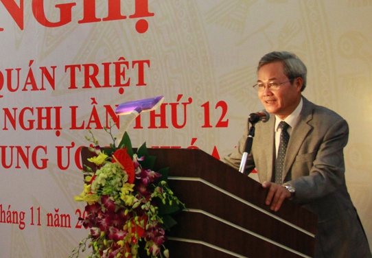 PGS, TS Ngô Văn Thạo truyền đạt nội dung Nghị quyết Hội nghị Trung ương 12 (khóa XI) 