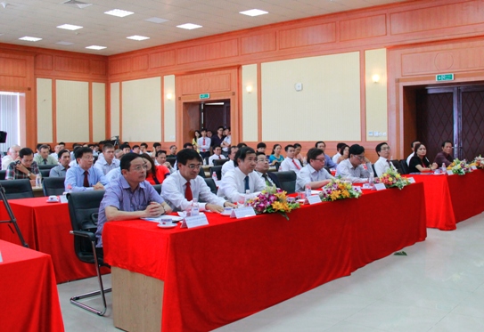 Các đại biểu tham dự Lễ tổng kết phong trào thi đua xây dựng và đưa vào khai thác giàn ThTC-02 mỏ Thỏ Trắng 