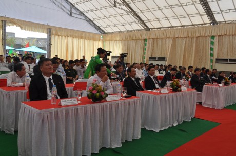 Các đại biểu tham dự buổi lễ