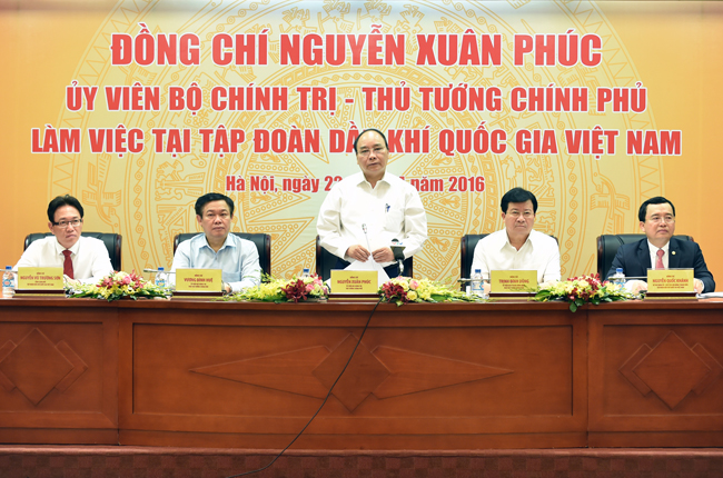Thủ tướng Nguyễn Xuân Phúc phát biểu tại buổi làm việc.