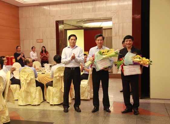 Chúc mừng các đồng chí nguyên Thường trực Đảng ủy Khối được Bộ Chính trị giao nhiệm vụ mới.