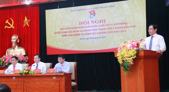 Đồng chí Phạm Viết Thanh - Ủy viên Trung ương Đảng, Bí thư Đảng ủy Khối DNTW phát biểu tại Hội nghị