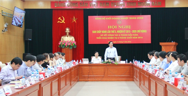 Đồng chí Phạm Viết Thanh - Ủy viên Trung ương Đảng, Bí thư Đảng ủy Khối phát biểu kết luận Hội nghị.