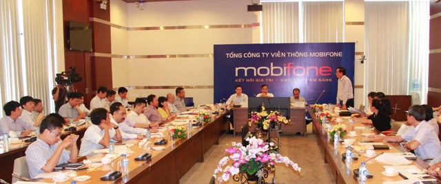 Đại biểu tham luận tại Hội nghị.