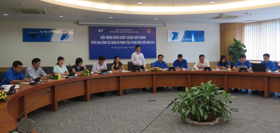 Lãnh đạo Đảng ủy Tập đoàn VNPT giao nhiệm vụ cho đoàn viên thanh niên