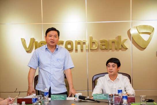 Đồng chí Đinh La Thăng - Ủy viên Bộ Chính trị, Bí thư Thành ủy TP.HCM phát biểu chỉ đạo tại Hội nghị