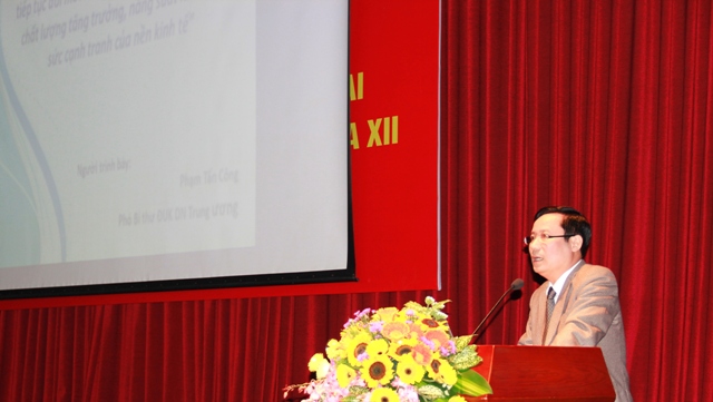 Đồng chí Phạm Tấn Công quán triệt 