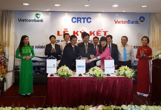 Đại diện các bên tham gia ký kết Hợp đồng tín dụng tài trợ vốn cho “Dự án Nhà ga hành khách quốc tế - Cảng hàng không quốc tế Cam Ranh”