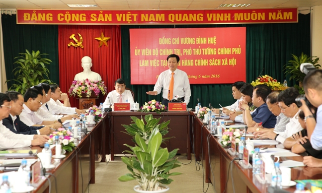 Phó Thủ tướng Vương Đình Huệ làm việc với Ngân hàng CSXHTW.