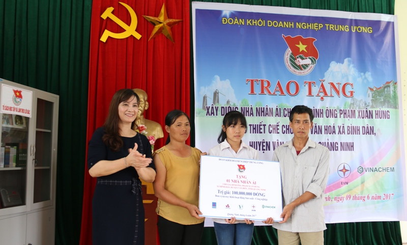Trao Nhà nhân ái