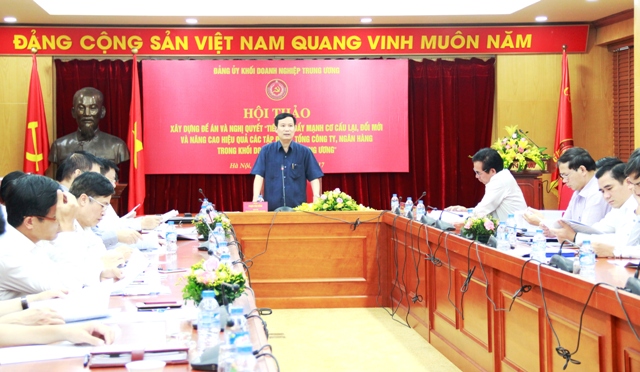 Đồng chí Phạm Tấn Công, Phó Bí thư Đảng ủy Khối chủ trì Hội nghị.