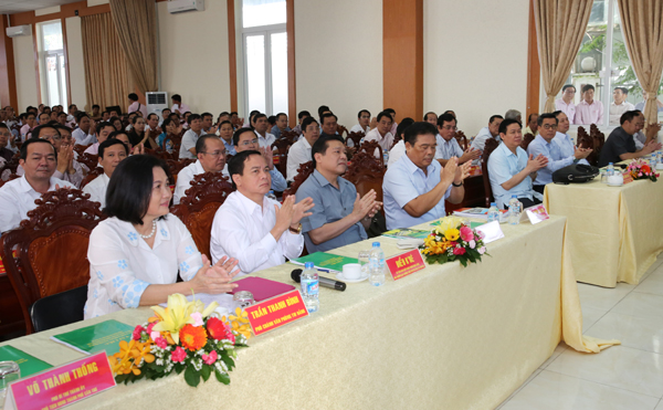 Các đại biểu tham dự Hội nghị