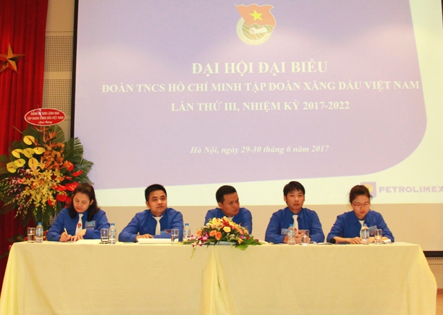 Đoàn Chủ tịch Đại hội.