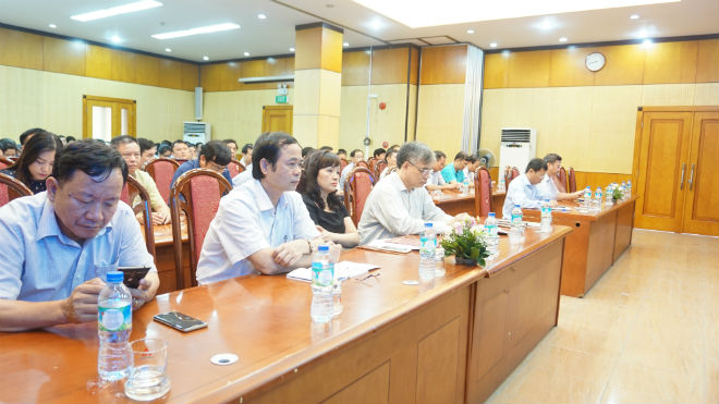 Quang cảnh hội nghị tại đầu cầu Hà Nội