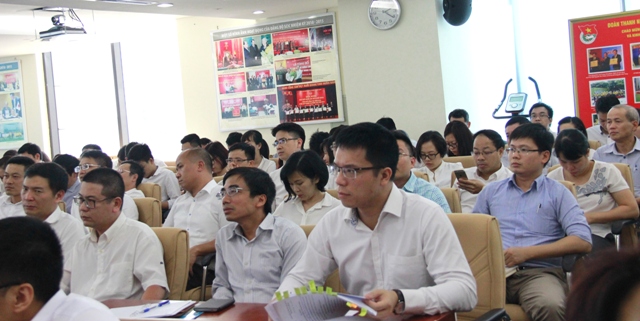 Cán bộ, đảng viên SCIC học tập, quán triệt Nghị quyết.