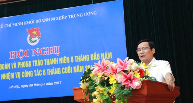 Đồng chí Phạm Tấn Công - Phó Bí thư Đảng ủy Khối phát biểu tại Hội nghị.
