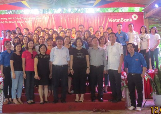 Đại biểu và đảng viên Đảng bộ tại Hội nghị sơ kết