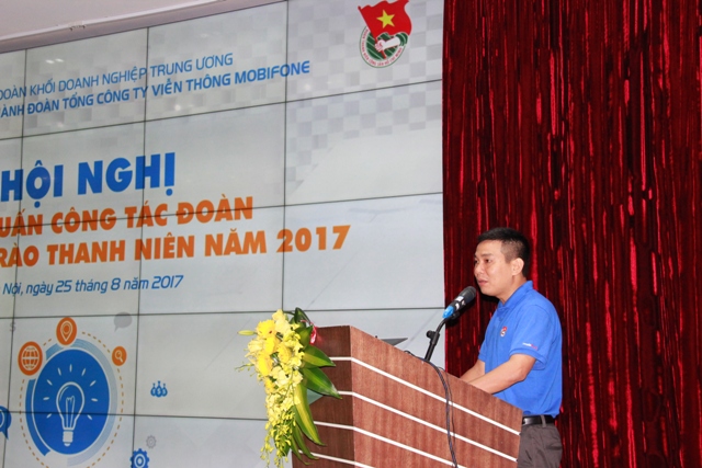 Đồng chí Bùi Chí Tuệ - Bí thư Đoàn thanh niên Tổng công ty phát biểu tại lớp tập huấn.