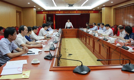 Đồng chí Phạm Tấn Công - Phó Bí thư, Trưởng Ban Chỉ đạo Cuộc vận động “Người Việt Nam ưu tiên dùng hàng Việt Nam” của Đảng ủy Khối DNTW phát biểu tại buổi làm việc