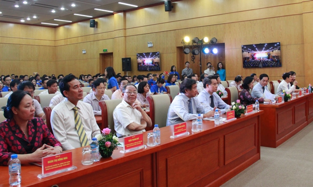 Các đại biểu dự Liên hoan.