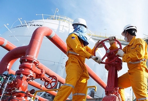 Công nhân PVGas vận hành an toàn nhà máy khí