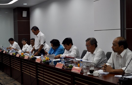 Đồng chí Trần Ngọc Thuận - Bí thư Đảng ủy, Tổng giám đốc VRG báo cáo công tác thực hiện Quy chế dân chủ ở cơ sở 