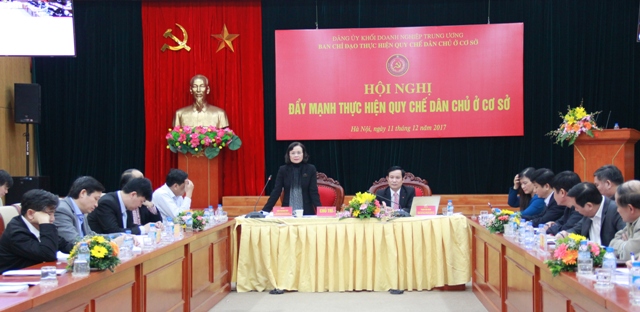 đồng chí Trần Thị Bích Thủy - Phó Trưởng Ban Dân vận Trung ương, Phó Trưởng Ban Thường trực Ban Chỉ đạo Trung ương về thực hiện Quy chế dân chủ ở cơ sở phát biểu tại Hội nghị