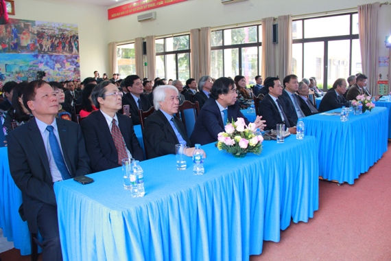 Các đại biểu tham dự buổi lễ