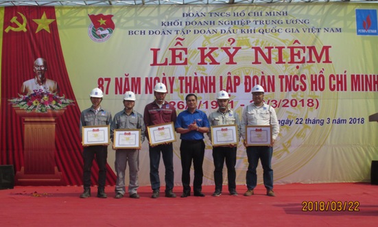 Đoàn Khối Doanh nghiệp Trung ương tặng Bằng khen cho 5 cá nhân có thành tích xuất sắc