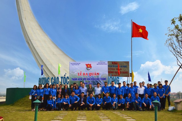 Các đại biểu tham dự Lễ ra quân.