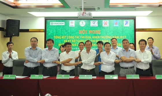 Khối thi đua các Tập đoàn kinh tế nhà nước đã tiến hành ký kết giao ước thi đua năm 2018