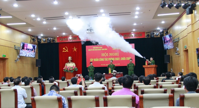 Đại diện Phòng Cảnh sát PCCC số 6 giới thiệu