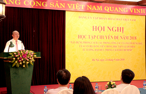 Đồng chí Nguyễn Phú Cường - Bí thư Đảng ủy, Chủ tịch HĐTV Tập đoàn Hóa chất Việt Nam phát biểu tại Hội nghị.