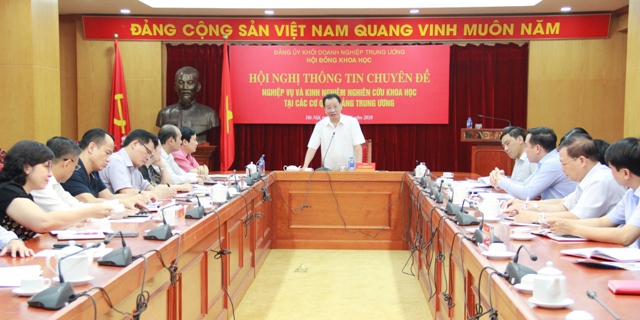 GS.TS Phùng Hữu Phú