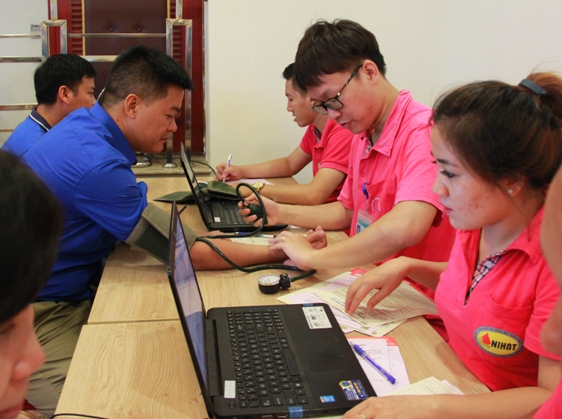 Cán bộ, nhân viên và đoàn viên, thanh niên Tập đoàn VNPT tham gia hiến máu 