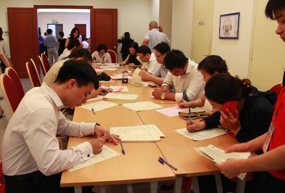 Cán bộ, nhân viên và đoàn viên, thanh niên Tập đoàn VNPT tham gia đăng ký hiến máu