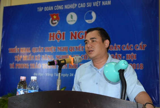 Đồng chí Vũ Đức Tú - Bí thư Đoàn Khối Doanh nghiệp Trung ương truyền đạt Nghị quyết Đại hội Đoàn các cấp