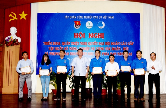 trao thưởng cộng tác viên xuất sắc năm 2018 khu vực phía Nam trao thưởng cộng tác viên xuất sắc năm 2018 khu vực phía Nam