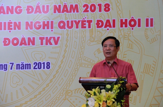 Đồng chí Phạm Tấn Công - Phó Bí thư Đảng ủy Khối Doanh nghiệp Trung ương phát biểu tại Hội nghị