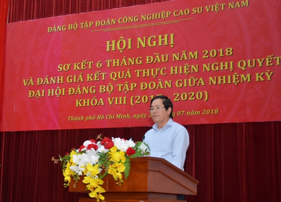 -	Đồng chí Phạm Viết Thanh - Ủy viên Trung ương Đảng, Bí thư Đảng ủy Khối DNTW phát biểu tại Hội nghị