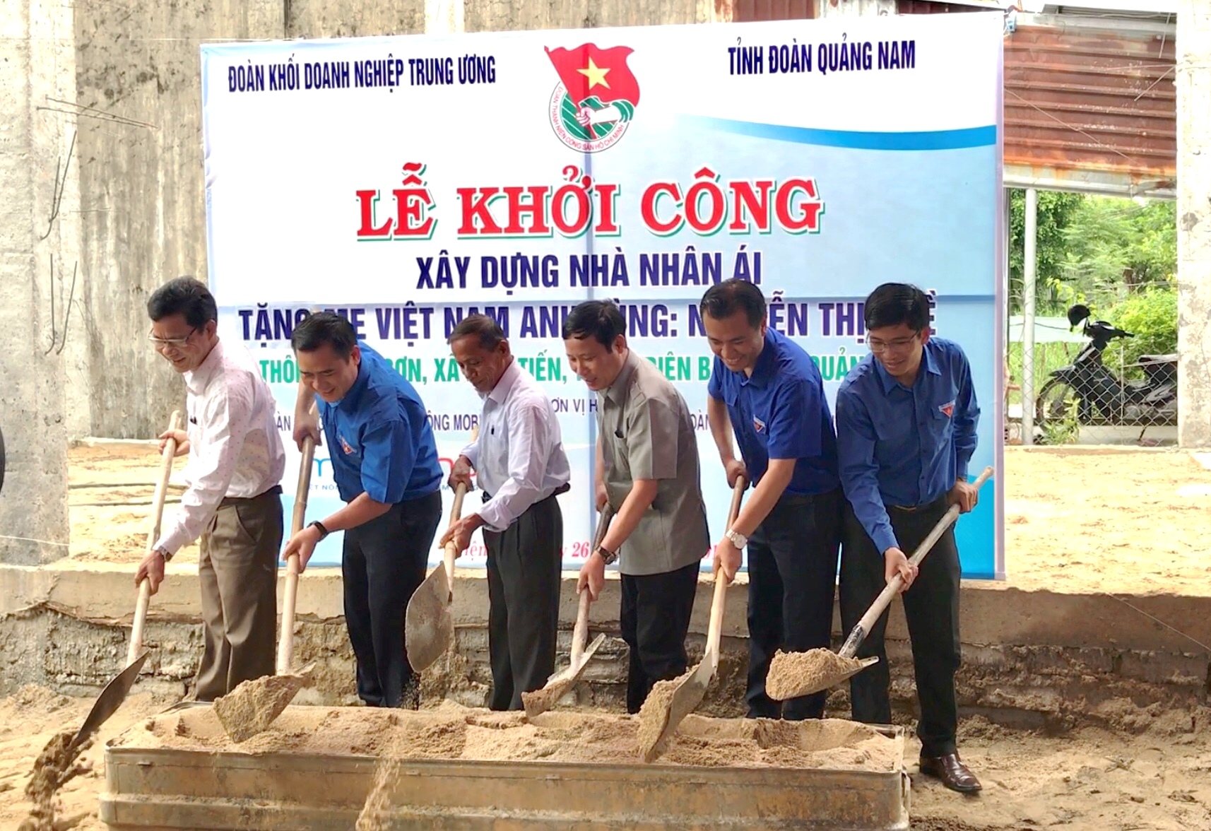Lễ khởi công xây dựng nhà nhân ái tặng Mẹ VNAH Nguyễn Thị Huề tại thôn 1 Thái Sơn, xã Điện Tiến, huyện Điện Bàn, tỉnh Quảng Nam.