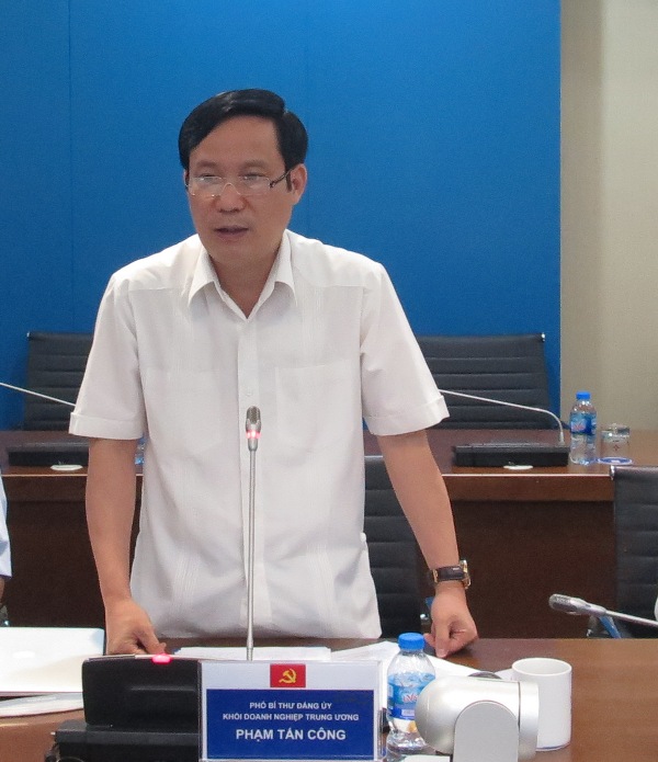 Đồng chí Phạm Tấn Công – Phó Bí thư Đảng ủy Khối DNTW phát biểu tại Hội nghị.