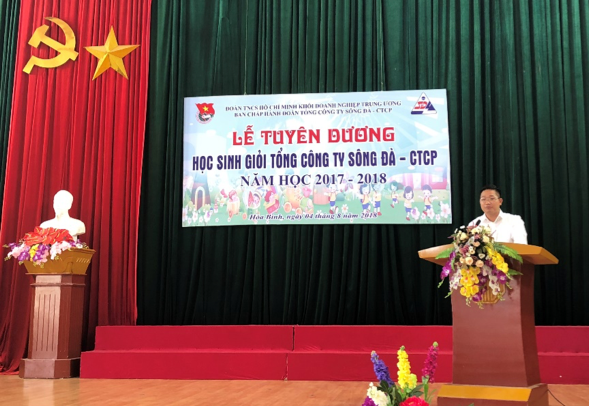 Đ/c Phạm Đức Thành - Phó Tổng giám đốc TCT phát biểu tại buổi Lễ