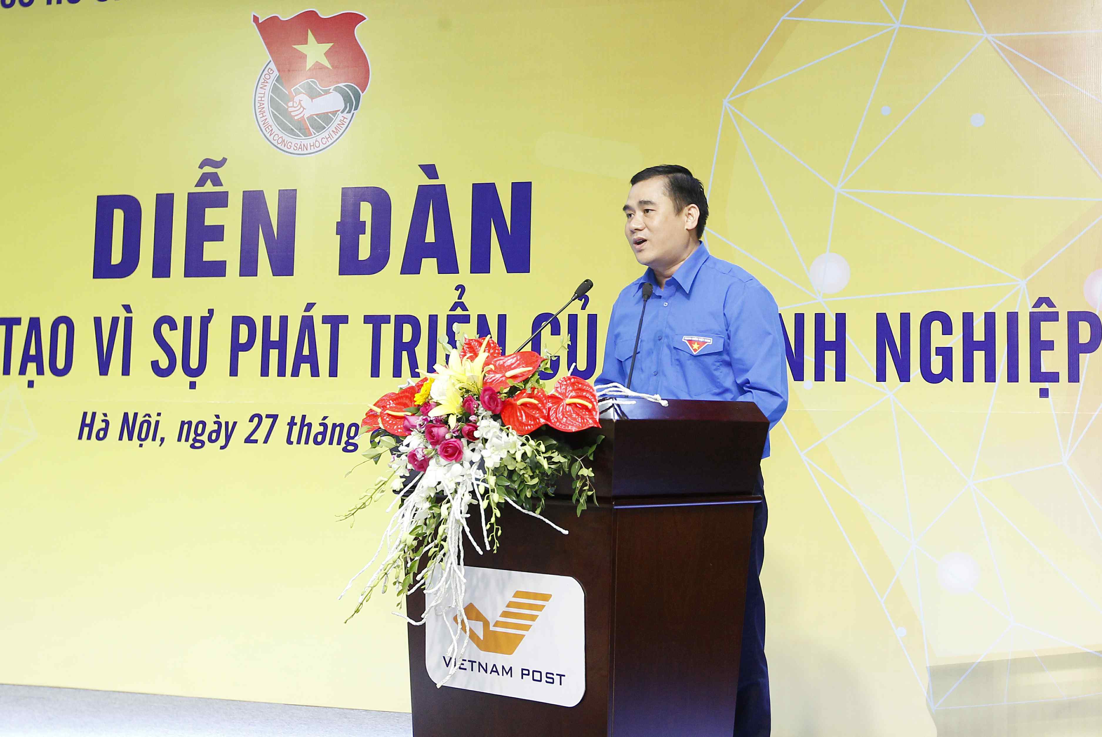 Đồng chí Vũ Đức Tú, Bí thư Đoàn Khối phát biểu khai mạc Diễn đàn “Đổi mới, sáng tạo vì sự phát triển của doanh nghiệp”